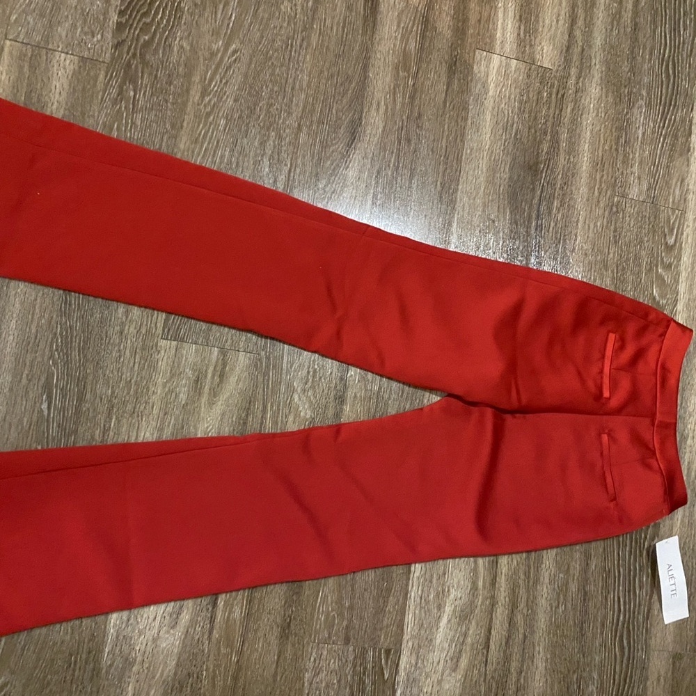 Aliette satin red pants straight legs. High waist  size 6